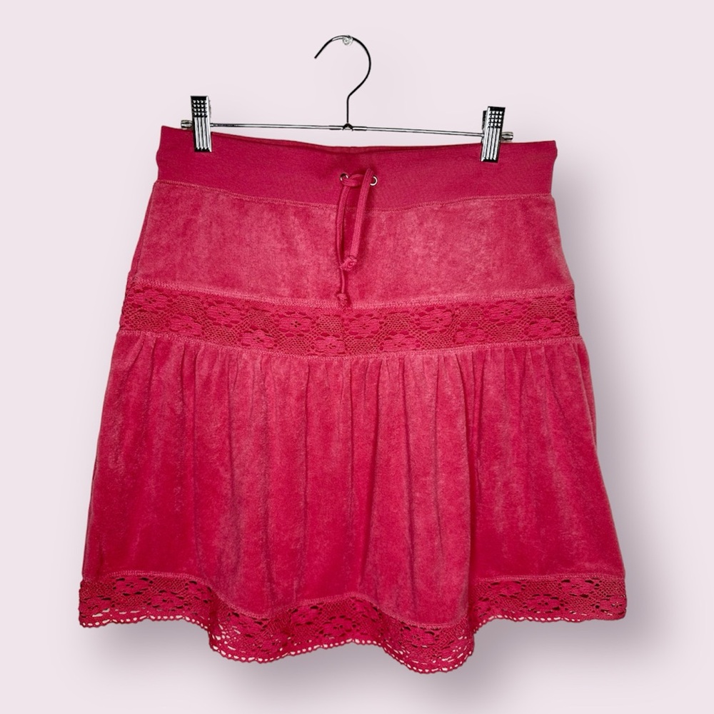 Y2K bcbgmaxazria terry cloth flowy skirt with lace details